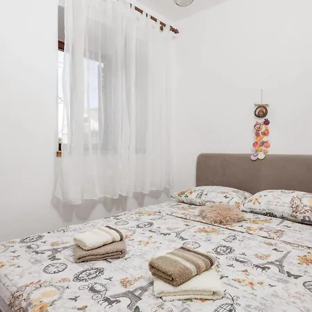 2 Bedroom Beautiful In Rab * Banjol