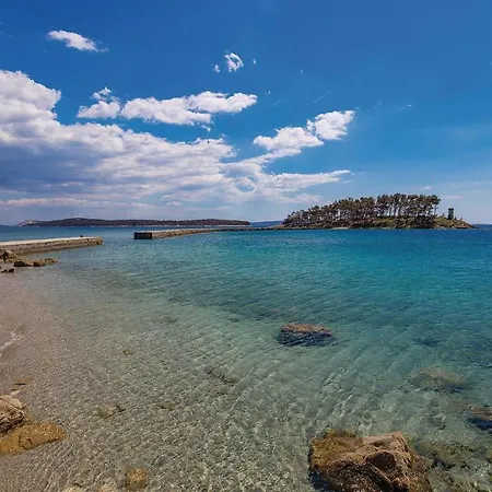 2 Bedroom Beautiful In Rab